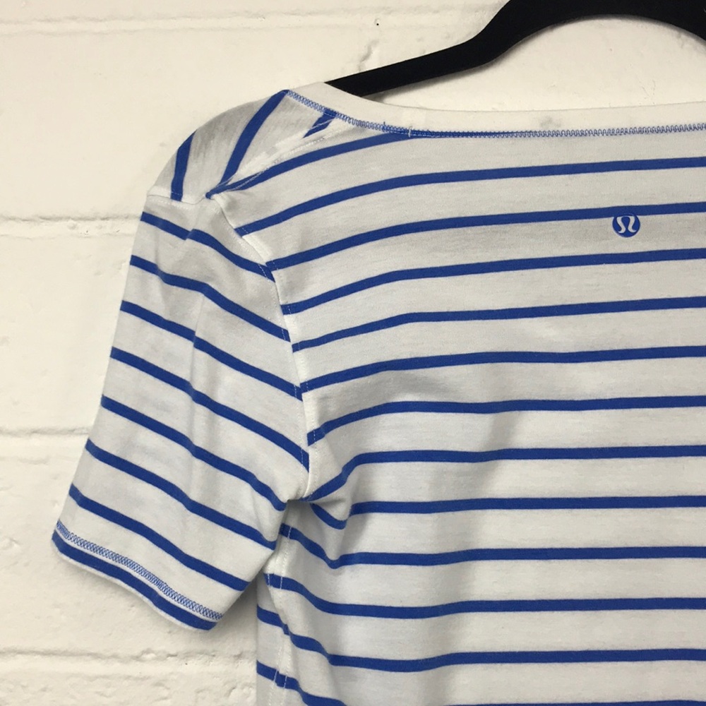 • lululemon white & blue stripe shorts sleeves